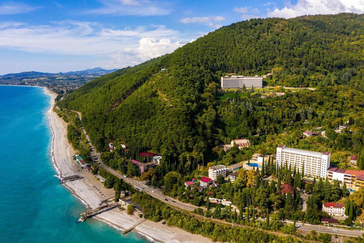 Calipso Sea Hotel Гагра Екстериор снимка
